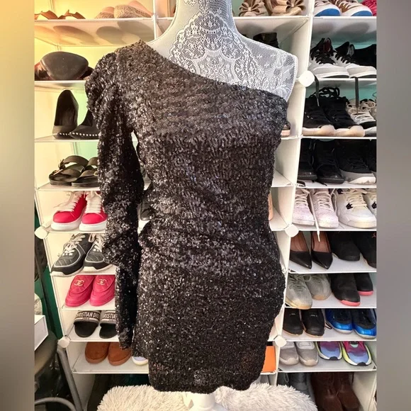 Spring + Mercer Mini Black Sequin One-Shoulder Dress NWT size Small - Picture 4 of 10